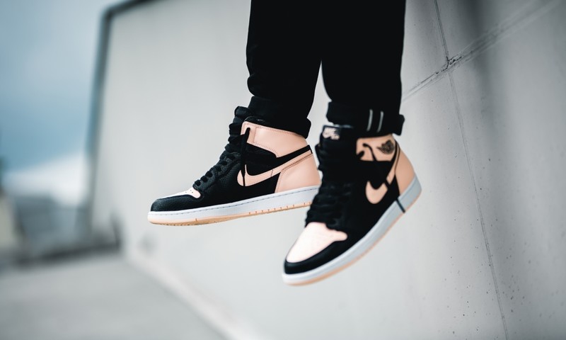 Air jordan 1 cheap crimson tint on feet